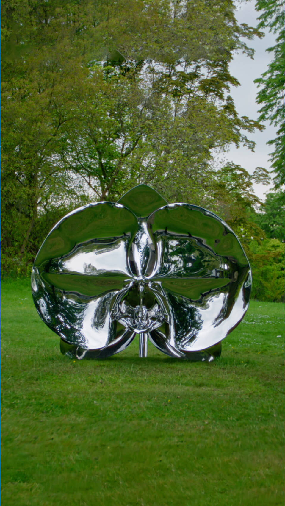 A sculpture from Marc Quinn's recent exhibition at Kew Gardens, Light into Life.